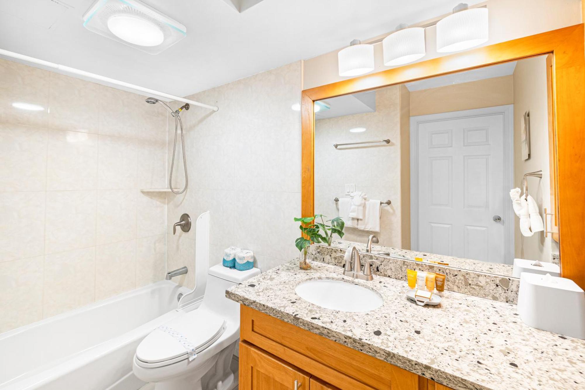 Great Ocean View Condo, Near Beach With Free Parking! Honolulu Extérieur photo