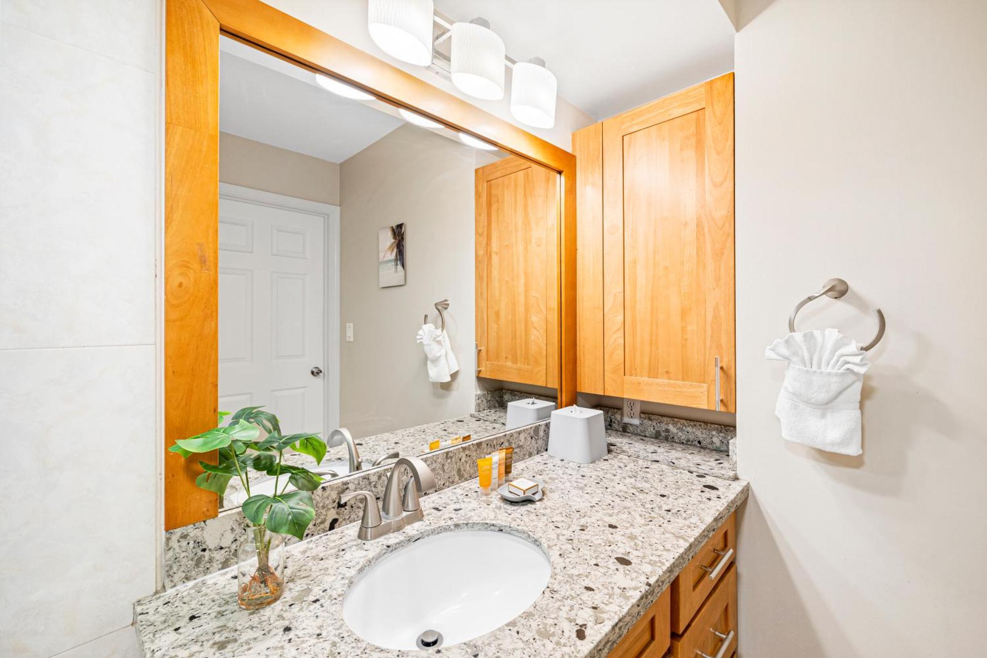 Great Ocean View Condo, Near Beach With Free Parking! Honolulu Extérieur photo
